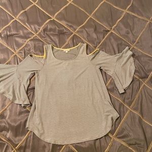 Cold shoulder- blk/wht stripes with pop of yellow